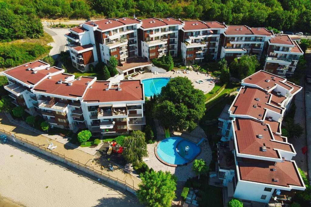 Messambria Fort Beach - Premium Apartments 埃勒尼特 外观 照片