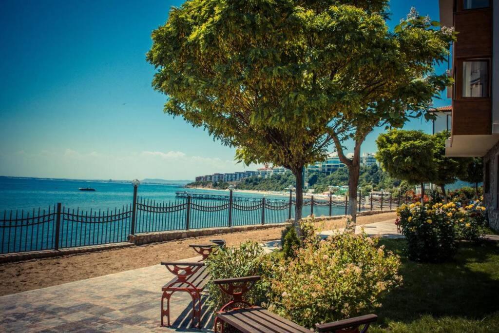 Messambria Fort Beach - Premium Apartments 埃勒尼特 外观 照片