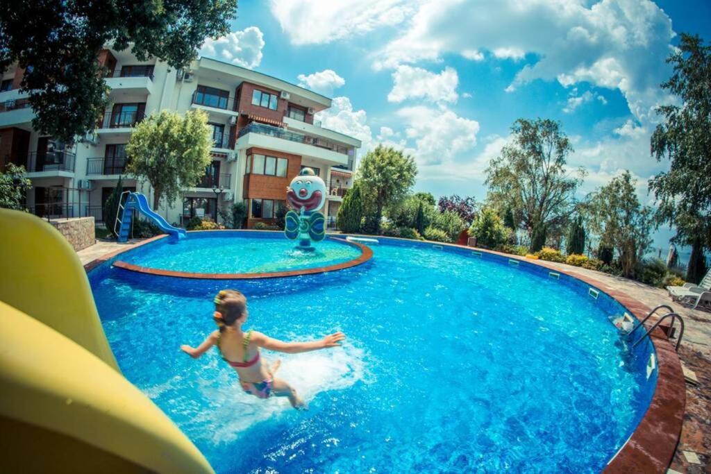 Messambria Fort Beach - Premium Apartments 埃勒尼特 外观 照片