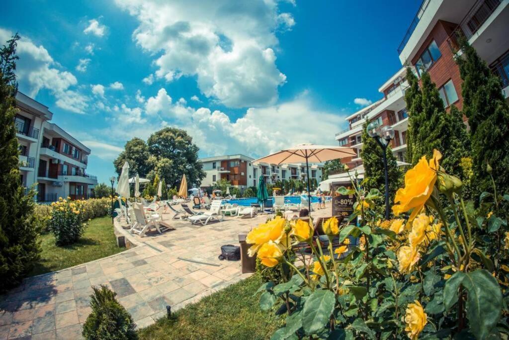 Messambria Fort Beach - Premium Apartments 埃勒尼特 外观 照片
